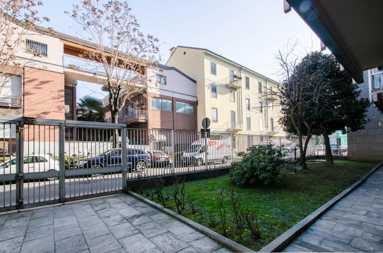 Zona Navigli - Smart House Con Tv 50 E Fast Wifi Milão Exterior foto